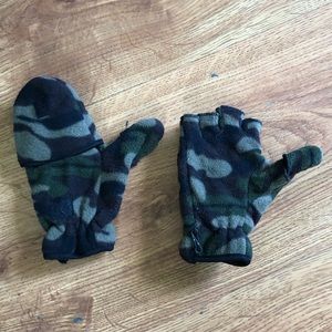 Felt Camo Gloves